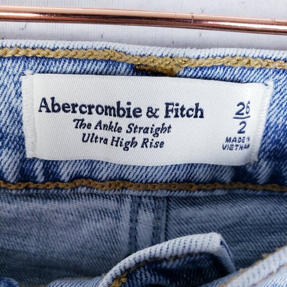 Abercrombie & Fitch Ultra High Rise Ankle Straight Jean Patch Detail size 26 - Picture 4 of 11